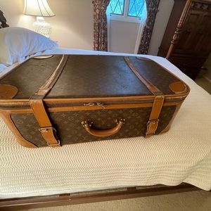 Vintage Louis Vuitton Suitcase, very used condition